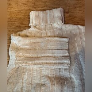 ZARA sweater. Size M